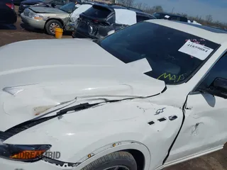 2022 Maserati Levante GT z VIN ZN661XUA5NX388097, wystawiony jako IAAI lot #41859084 z przebiegiem 31 252 mil mil oraz . Historia ofert i sprzedaży dostępna na DreamBid. Obrazek 6.