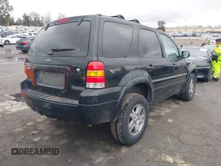 2005 Ford Escape Limited z VIN 1FMYU04155KC05430, wystawiony jako IAAI lot #41784958 z przebiegiem 190 822 mil mil oraz . Historia ofert i sprzedaży dostępna na DreamBid. Obrazek 4.