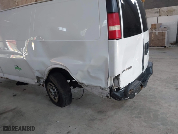 2008 GMC Savana Cargo Van with VIN 1GTGG25C481233460, listed as a IAAI auction lot 39630591 with 169,747 mi miles. Bid and sale history available at carsss.com. Image 6.