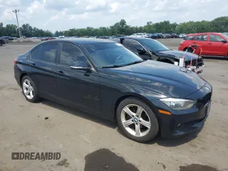2015 BMW 3 Series 320i xDrive с VIN WBA3C3C55FK202226, выставлен на аукционе Copart как лот 60952825 с пробегом 112 142 миль миль и Списание • Salvage title. История ставок и продаж доступна на DreamBid. Изображение 4.