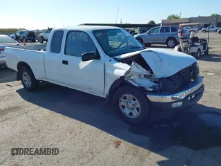 2003 Toyota Tacoma with VIN 5TEVL52N33Z258570, listed as a IAAI auction lot 42143043 with 304,933 mi miles and . Bid and sale history available at DreamBid. Image 1.