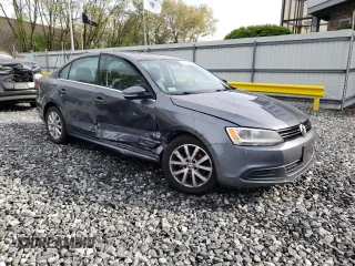 2013 Volkswagen Jetta SE z VIN 3VWDP7AJ4DM361292, wystawiony jako Copart lot #55861875 z przebiegiem 97 771 mil mil oraz Czysty tytuł • Clean title. Historia ofert i sprzedaży dostępna na DreamBid. Obrazek 4.