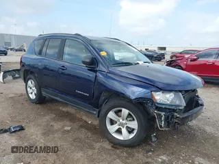 2016 Jeep Compass Sport z VIN 1C4NJDBB1GD686786, wystawiony jako IAAI lot #42708959 z przebiegiem 125 093 mil mil oraz . Historia ofert i sprzedaży dostępna na DreamBid. Obrazek 1.