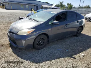 2013 Toyota Prius One z VIN JTDKN3DU5D5653439, wystawiony jako Copart lot #61290725 z przebiegiem 151 365 mil mil oraz Czysty tytuł • Clean title. Historia ofert i sprzedaży dostępna na DreamBid. Obrazek 1.