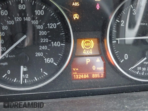 2008 BMW 3 Series 328xi with VIN WBAVC73518KP39338, listed as a IAAI auction lot 41474955 with 132,484 mi miles. Bid and sale history available at carsss.com. Image 15.