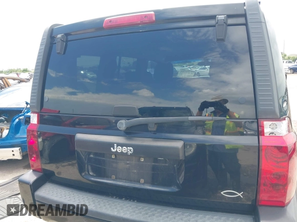 2008 Jeep Commander Sport with VIN 1J8HH48KX8C167462, listed as a IAAI auction lot 42075211 with 183,981 mi miles and . Bid and sale history available at DreamBid. Image 16.