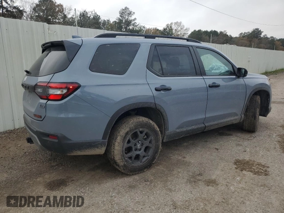 2023 Honda Pilot TrailSport with VIN 5FNYG1H6XPB055158, listed as a Copart auction lot 84902314 with 28,223 mi miles and Salvage Title. Bid and sale history available at carsss.com. Image 3.