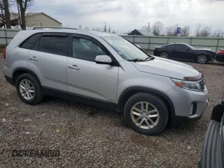 2014 Kia Sorento LX with VIN 5XYKTCA62EG506628, listed as a Copart auction lot 52895625 with 133,674 mi miles and Salvage Title. Bid and sale history available at carsss.com. Image 4.