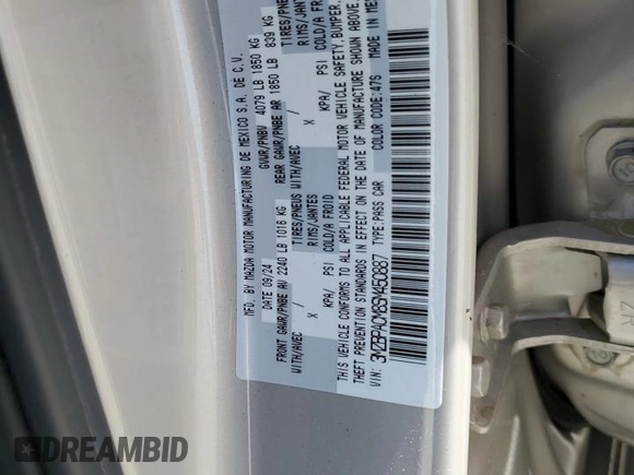 2025 Mazda 3 S Preferred z VIN 3MZBPACM8SM450887, wystawiony jako Copart lot #61086105 z przebiegiem 6 273 mil mil oraz Szkoda całkowita • Salvage title. Historia ofert i sprzedaży dostępna na DreamBid. Obrazek 12.