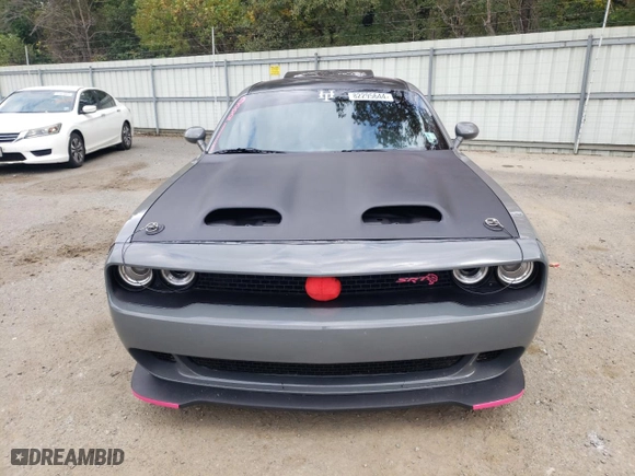 2017 Dodge Challenger R/T Scat Pack with VIN 2C3CDZFJ9HH631573, listed as a Copart auction lot 82295644 with 97,098 mi miles and Salvage Title. Bid and sale history available at carsss.com. Image 5.