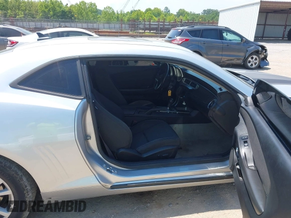 2013 Chevrolet Camaro LT with VIN 2G1FB1E30D9113836, listed as a IAAI auction lot 42669445 with 184,687 mi miles and . Bid and sale history available at DreamBid. Image 5.