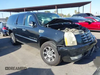 2008 Cadillac Escalade ESV with VIN 1GYFK66838R164476, listed as a IAAI auction lot 40642750 with 206,681 mi miles. Bid and sale history available at carsss.com. Image 1.