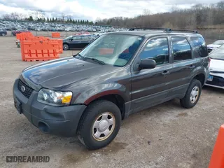 2007 Ford Escape XLS with VIN 1FMYU02Z87KA11695, listed as a IAAI auction lot 41981629 with 125,710 mi miles. Bid and sale history available at carsss.com. Image 2.