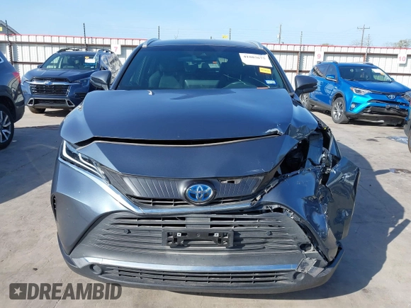 2022 Toyota Venza LE with VIN JTEAAAAH1NJ117577, listed as a IAAI auction lot 41803675 with 34,562 mi miles. Bid and sale history available at carsss.com. Image 18.