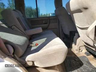 2000 Isuzu Trooper S z VIN JACDJ58X9Y7J09376, wystawiony jako Copart lot #69318184 z przebiegiem 219 355 mil mil oraz Szkody całkowita. Historia ofert i sprzedaży dostępna na DreamBid. Obrazek 10.