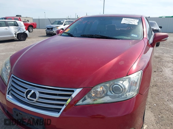 2012 Lexus ES 330 z VIN JTHBK1EG3C2483523, wystawiony jako IAAI lot #42259414 z przebiegiem 128 887 mil mil oraz . Historia ofert i sprzedaży dostępna na DreamBid. Obrazek 6.