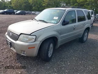 2005 Mercury Mariner Luxury with VIN 4M2YU57105DJ32592, listed as a IAAI auction lot 42433116 with Not provided miles and . Bid and sale history available at DreamBid. Image 2.