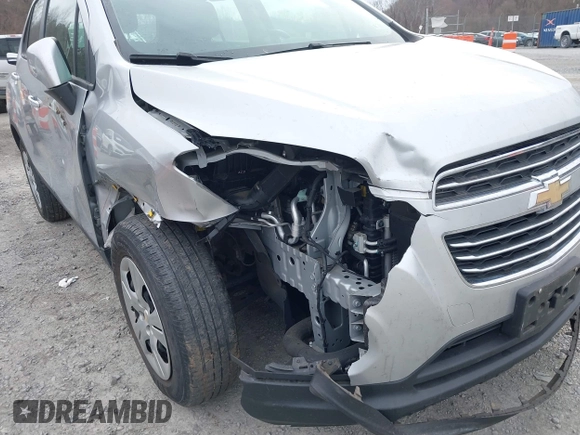 2015 Chevrolet Trax LS with VIN KL7CJKSB4FB129440, listed as a IAAI auction lot 41734339 with 37,772 mi miles. Bid and sale history available at carsss.com. Image 6.
