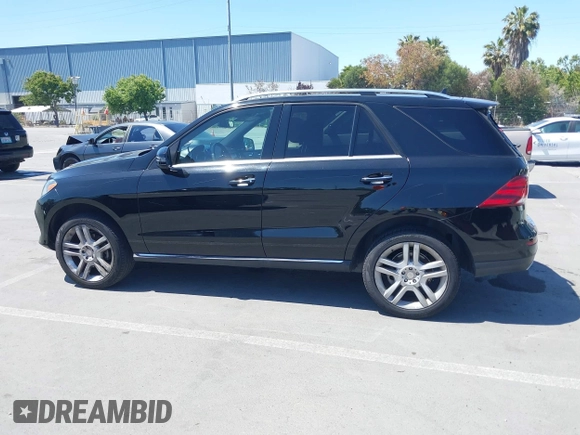 2017 Mercedes-Benz GLE 350 z VIN 4JGDA5HB3HA823802, wystawiony jako IAAI lot #42327672 z przebiegiem 84 538 mil mil oraz . Historia ofert i sprzedaży dostępna na DreamBid. Obrazek 14.