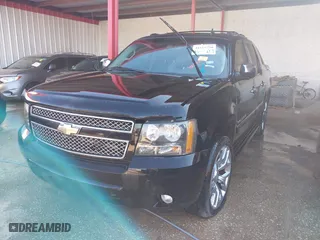 2011 Chevrolet Avalanche LTZ with VIN 3GNTKGE31BG317309, listed as a IAAI auction lot 41625790 with 280,943 mi miles. Bid and sale history available at carsss.com. Image 2.