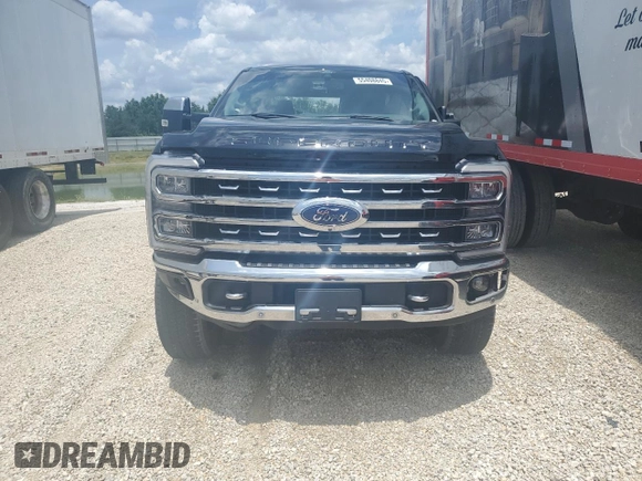 2024 Ford F-350 XL with VIN 1FT8W3BT4REC12989, listed as a Copart auction lot 55408845 with 30,982 mi miles and Salvage title. Bid and sale history available at DreamBid. Image 5.