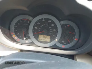 2010 Toyota RAV4 Limited с VIN JTMDF4DV2A5025032, выставлен на аукционе IAAI как лот 42672176 с пробегом 170 739 миль миль и . История ставок и продаж доступна на DreamBid. Изображение 7.