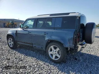 2022 Land Rover Defender SE with VIN SALEPERU8N2067390, listed as a Copart auction lot 52444155 with 35,165 mi miles and Salvage title. Bid and sale history available at DreamBid. Image 2.