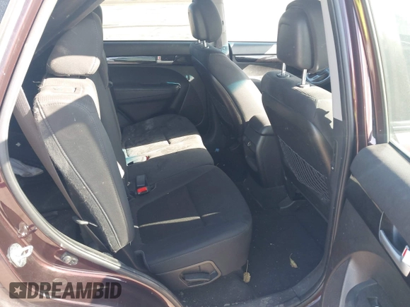 2015 Kia Sorento LX with VIN 5XYKTDA76FG602908, listed as a IAAI auction lot 41501885 with 181,047 mi miles. Bid and sale history available at carsss.com. Image 8.