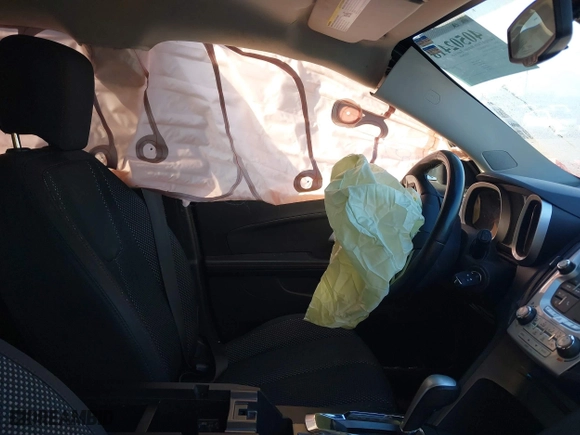 2014 Chevrolet Equinox LT with VIN 1GNFLFEK9EZ133333, listed as a IAAI auction lot 40502418 with 135,652 mi miles. Bid and sale history available at carsss.com. Image 5.