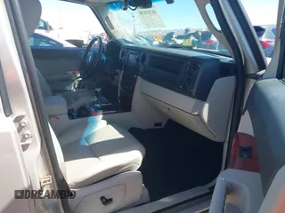 2006 Jeep Commander Limited z VIN 1J8HH58206C366040, wystawiony jako IAAI lot #40385858 z przebiegiem 313 805 mil mil oraz . Historia ofert i sprzedaży dostępna na DreamBid. Obrazek 5.