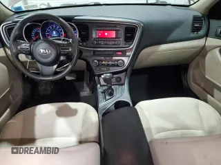 2014 Kia Optima LX z VIN 5XXGM4A77EG333341, wystawiony jako Copart lot #50746615 z przebiegiem 163 401 mil mil oraz Czysty tytuł • Clean title. Historia ofert i sprzedaży dostępna na DreamBid. Obrazek 8.