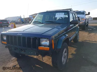 2001 Jeep Cherokee Sport with VIN 1J4FF48S31L533685, listed as a IAAI auction lot 41788744 with 285,904 mi miles. Bid and sale history available at carsss.com. Image 17.