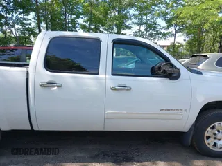 2008 GMC Sierra 1500 SLE1 z VIN 2GTEC130481114324, wystawiony jako IAAI lot #42279209 z przebiegiem 213 978 mil mil oraz . Historia ofert i sprzedaży dostępna na DreamBid. Obrazek 13.