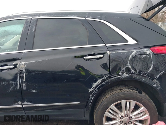 2018 Cadillac XT5 Premium Luxury FWD with VIN 1GYKNERS4JZ198830, listed as a IAAI auction lot 41887088 with 91,515 mi miles. Bid and sale history available at carsss.com. Image 6.