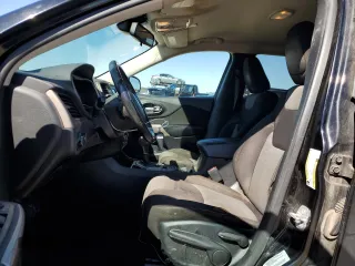 2017 Jeep Cherokee Altitude с VIN 1C4PJLAB4HW617116, выставлен на аукционе Copart как лот 44981425 с пробегом 239 447 миль миль и Списание • Salvage title. История ставок и продаж доступна на DreamBid. Изображение 7.