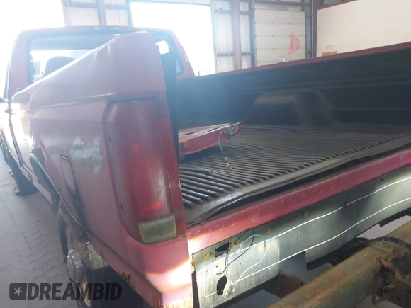 1997 Ford F-250 with VIN 3FTHF26HXVMA21372, listed as a IAAI auction lot 42800766 with Not provided miles and . Bid and sale history available at DreamBid. Image 6.