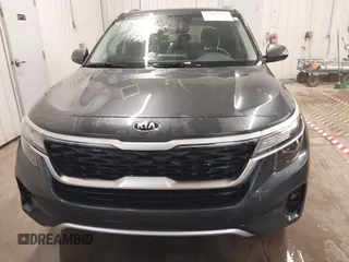 2021 Kia Seltos S with VIN KNDEUCA20M7133947, listed as a IAAI auction lot 41333131 with 28,106 mi miles. Bid and sale history available at carsss.com. Image 12.