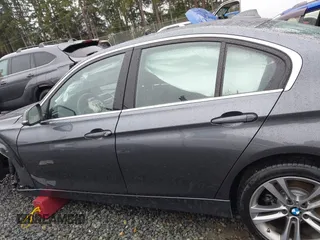 2018 BMW 3 Series 330i xDrive with VIN WBA8D9G56JNU72511, listed as a IAAI auction lot 41237501 with 40,734 mi miles. Bid and sale history available at carsss.com. Image 15.