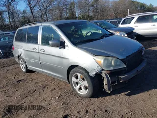 2006 Honda Odyssey TOURING with VIN 5FNRL38846B059685, listed as a IAAI auction lot 41831849 with 999,999 mi miles. Bid and sale history available at carsss.com. Image 1.