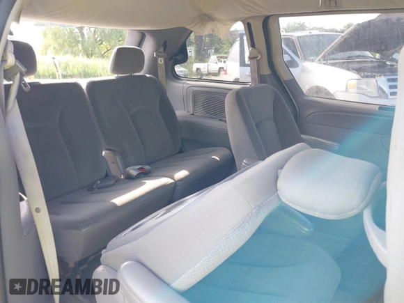 2005 Chrysler Town & Country with VIN 1C4GP45R35B326475, listed as a IAAI auction lot 40670759 with 199,230 mi miles. Bid and sale history available at carsss.com. Image 8.