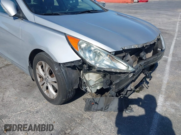 2011 Hyundai Sonata Limited z VIN 5NPEC4ACXBH175889, wystawiony jako IAAI lot #42387391 z przebiegiem 227 660 mil mil oraz . Historia ofert i sprzedaży dostępna na DreamBid. Obrazek 18.