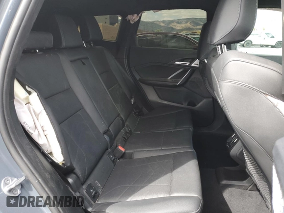 2023 BMW X1 xDrive28i z VIN WBX73EF00P5W09504, wystawiony jako Copart lot #51855325 z przebiegiem 37 759 mil mil oraz Szkoda całkowita • Salvage title. Historia ofert i sprzedaży dostępna na DreamBid. Obrazek 12.