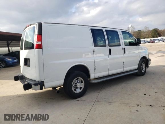 2018 Chevrolet Express Cargo Van with VIN 1GCWGAFG6J1904771, listed as a Copart auction lot 43149055 with 288,899 mi miles and Clean Title. Bid and sale history available at carsss.com. Image 3.