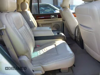 2003 Lincoln Navigator Luxury with VIN 5LMFU28R33LJ03048, listed as a IAAI auction lot 41498656 with 221,770 mi miles. Bid and sale history available at carsss.com. Image 8.