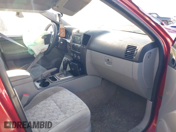 2008 Kia Sorento LX with VIN KNDJD735X85797316, listed as a IAAI auction lot 41656415 with 151,587 mi miles and . Bid and sale history available at DreamBid. Image 5.