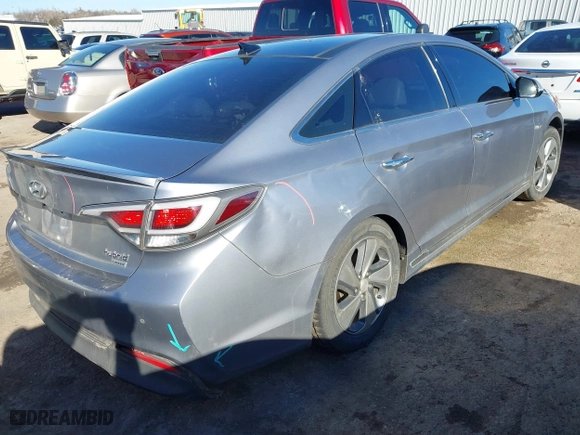 2016 Hyundai Sonata Hybrid Limited with VIN KMHE34L1XGA022774, listed as a IAAI auction lot 41333870 with 145,755 mi miles. Bid and sale history available at carsss.com. Image 4.