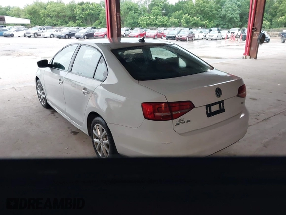 2015 Volkswagen Jetta SE с VIN 3VWD17AJ9FM271575, выставлен на аукционе IAAI как лот 42198458 с пробегом 122 161 миль миль и . История ставок и продаж доступна на DreamBid. Изображение 3.