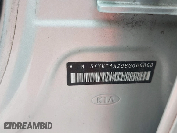2011 Kia Sorento LX with VIN 5XYKT4A29BG066860, listed as a IAAI auction lot 41931751 with 191,240 mi miles. Bid and sale history available at carsss.com. Image 9.