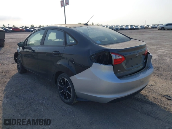 2018 Ford Fiesta SE z VIN 3FADP4BJXJM117051, wystawiony jako IAAI lot #42049956 z przebiegiem 27 367 mil mil oraz . Historia ofert i sprzedaży dostępna na DreamBid. Obrazek 3.