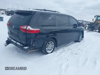 2019 Toyota Sienna XLE Auto Access Seat with VIN 5TDYZ3DC5KS967976, listed as a IAAI auction lot 41623525 with 83,527 mi miles. Bid and sale history available at carsss.com. Image 4.